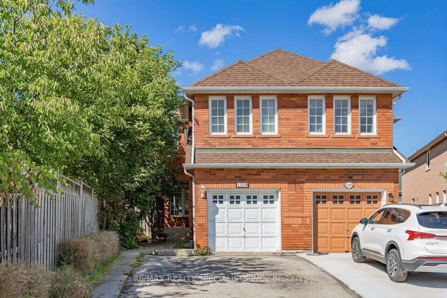 Property Photo:  1329 Whiffletree Court  ON L5N 7R1 