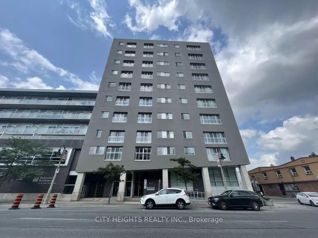 Property Photo:  44 Bond Street W 702  ON L1G 6R2 