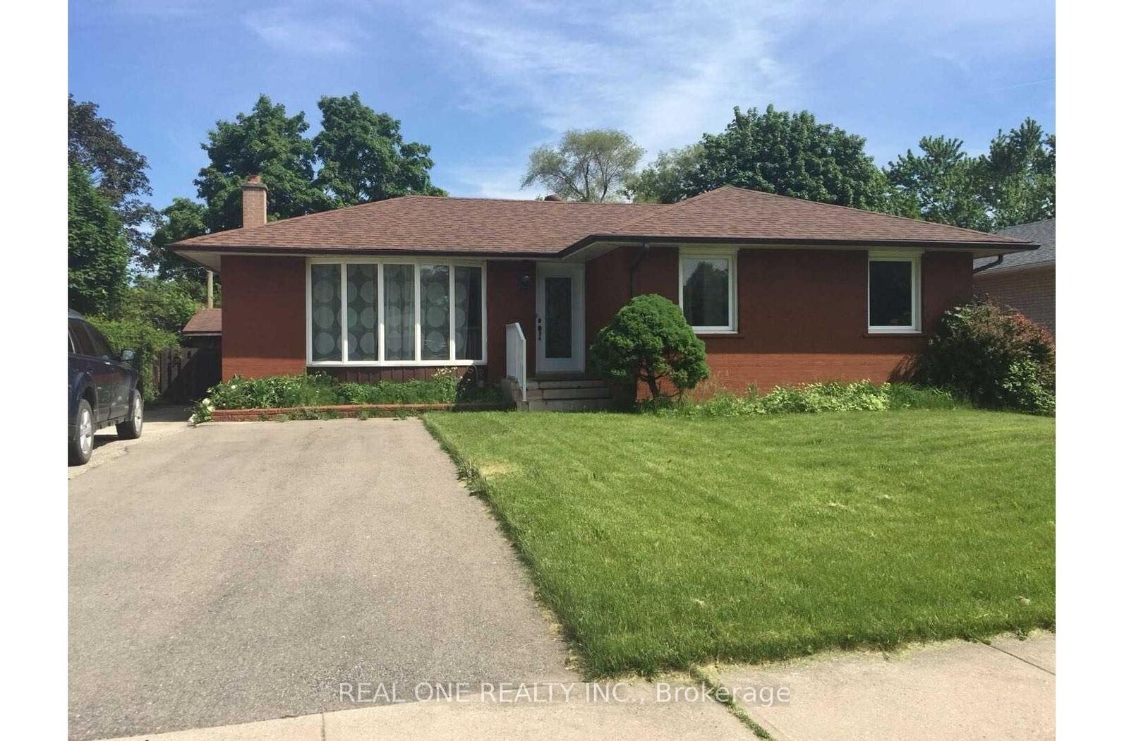 Property Photo:  58 Sewell Drive Bsmt Room 1  ON L6H 1C5 