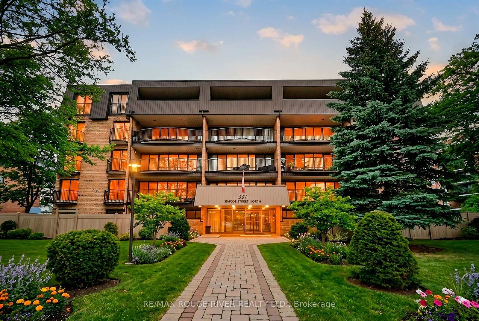 Property Photo: 337 Simcoe Street 401 ON L1G 4T2