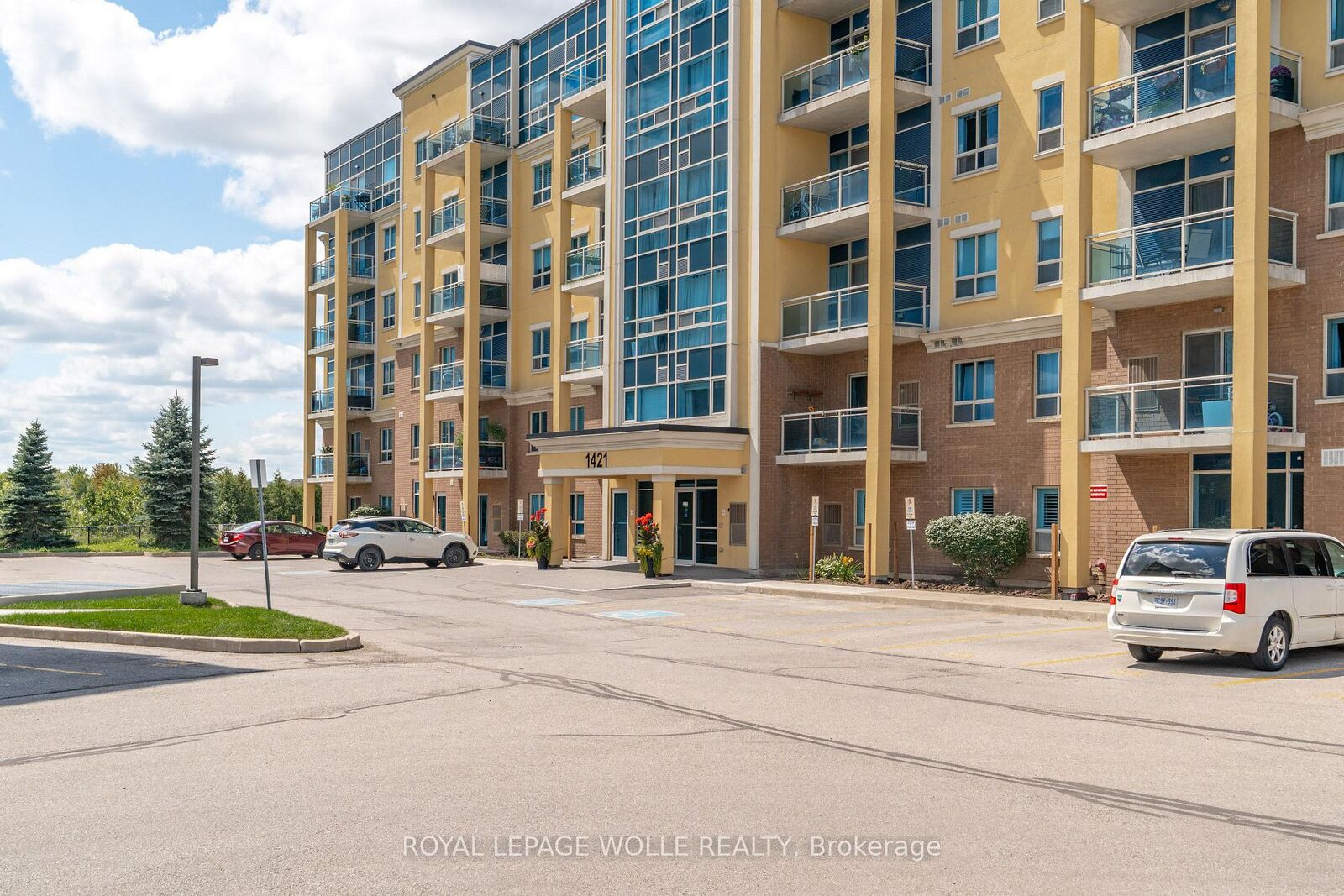Property Photo:  1421 Costigan Road 506  ON L9T 2N4 