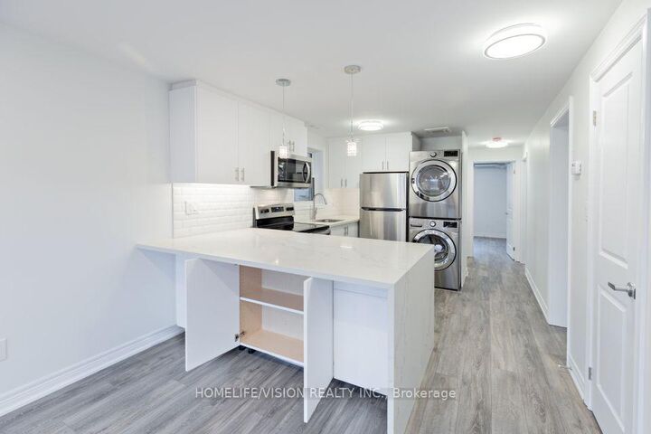 Photo de la propriété:  391 Royal York Road  ON M8Y 2R4 