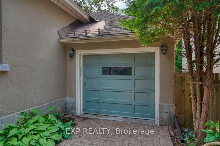 Property Photo: 304 Stewart Street A ON K1N 6K6