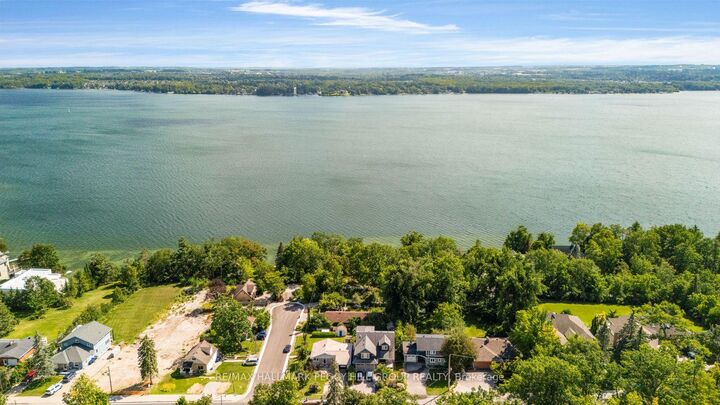 Property Photo: 11 Crestwood Drive ON L4M 7C8