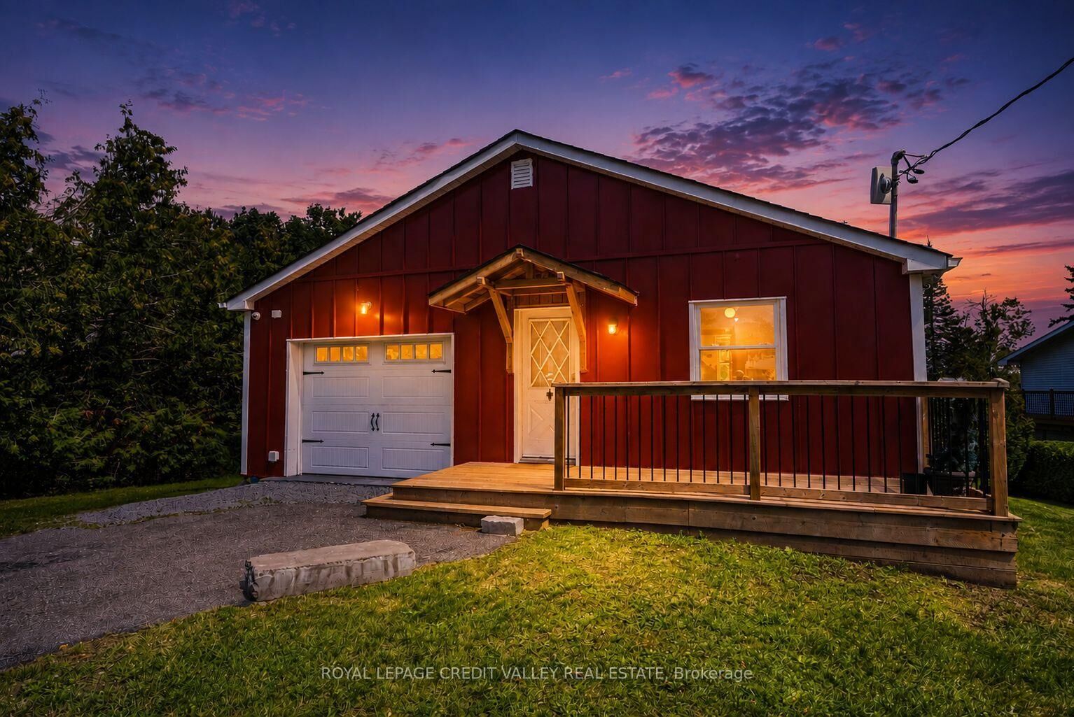 Property Photo: 8 Ewen Street ON K0M 2B0