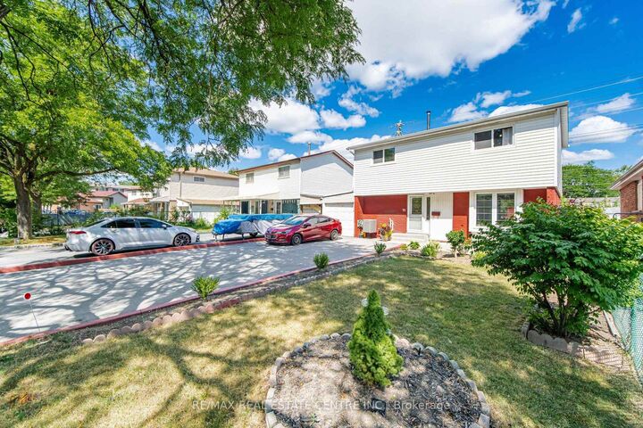 Property Photo: 71 Sultan Pool Drive ON M9V 4H5