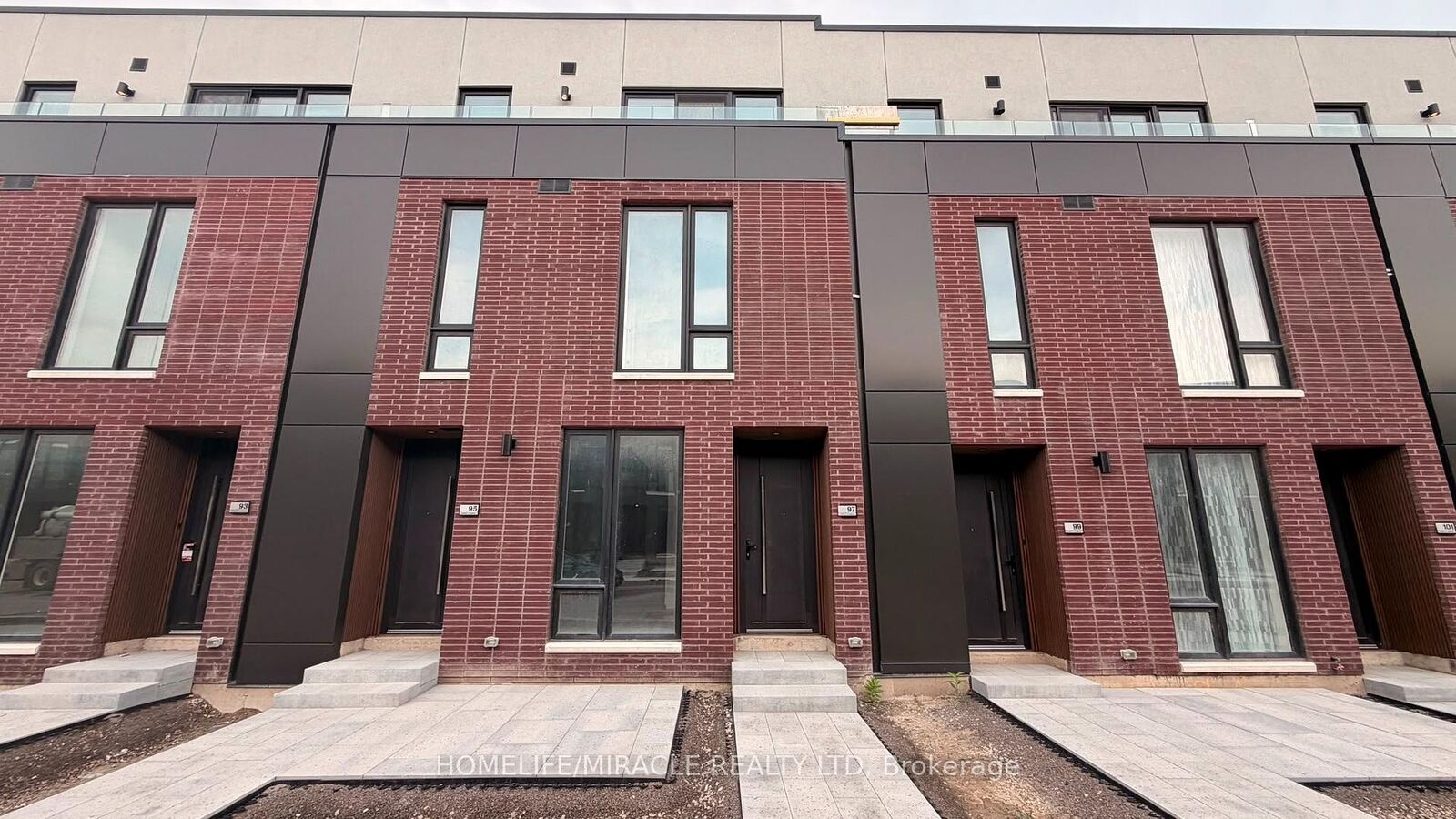 Property Photo:  97 Everett Common  ON L2P 0H2 