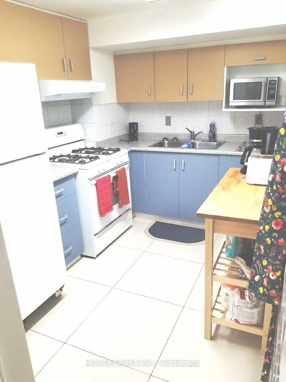 Property Photo:  34 Ladner Drive  ON M2J 3Z7 