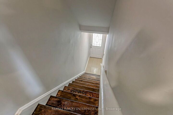 Property Photo: 2386 Munn's Avenue Unit E ON L6H 6G9