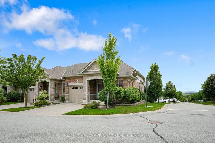 Property Photo: 190 Ridge Way ON L9R 0H3