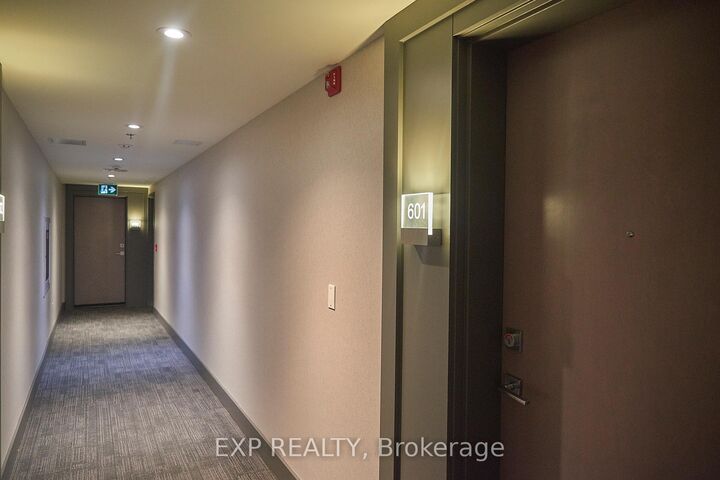 Property Photo:  479 Charlton Avenue E 601  ON L8N 0B4 