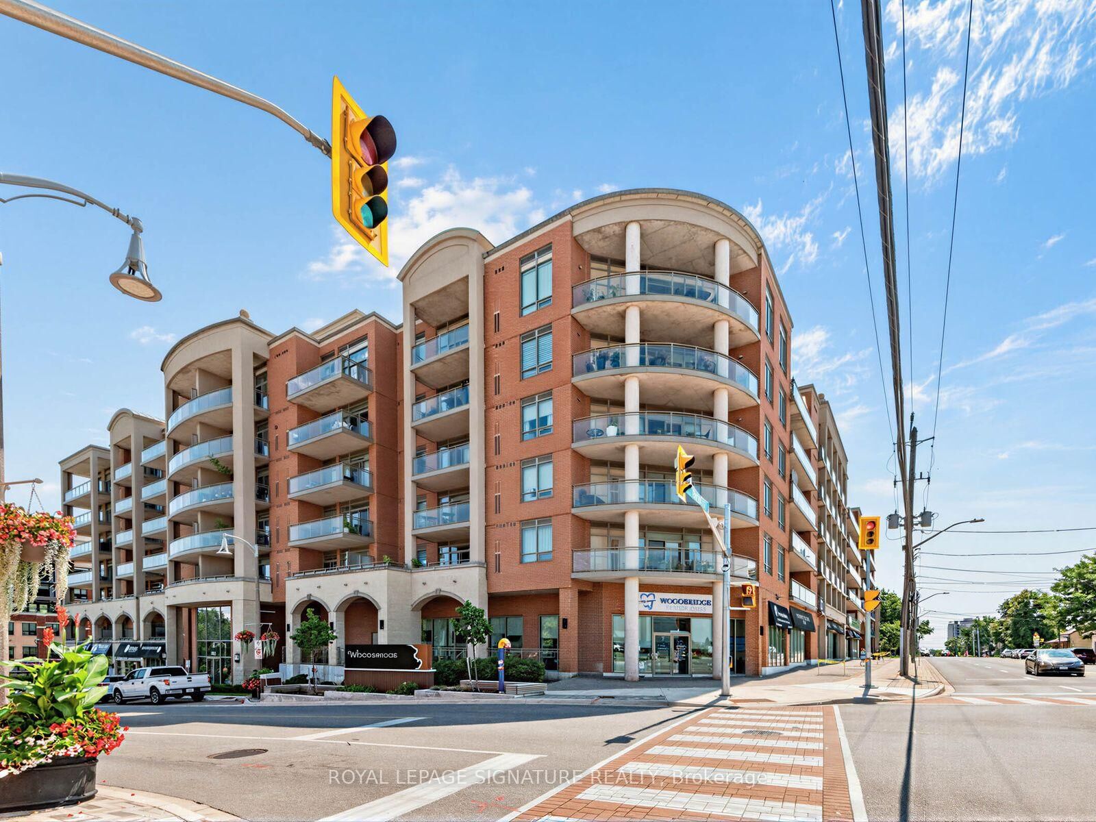 Property Photo: 281 Woodbridge Avenue Ph611 ON L4L 0C6