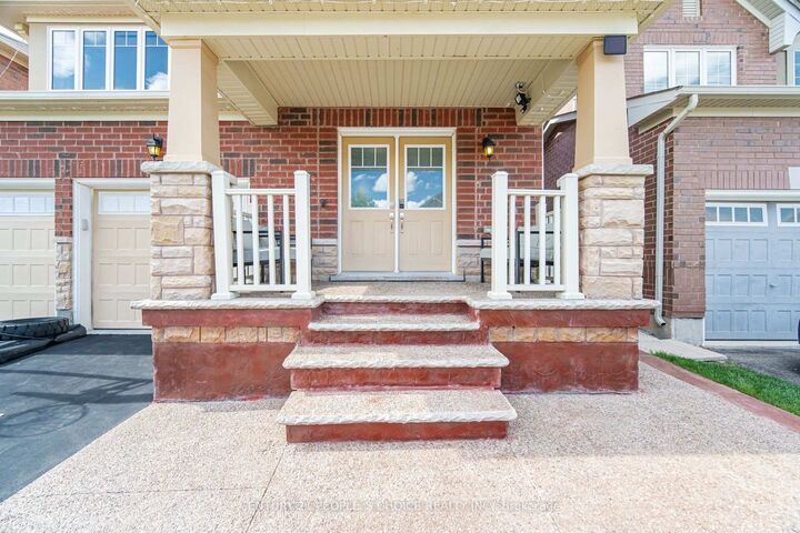Property Photo: 96 Enford Crescent ON L7A 4C6