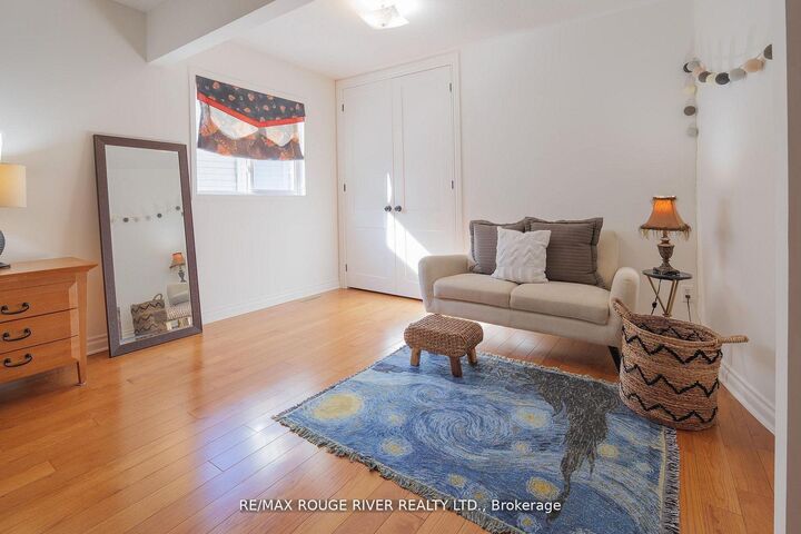 Property Photo: 433 Woodsmere Crescent ON L1V 7A4