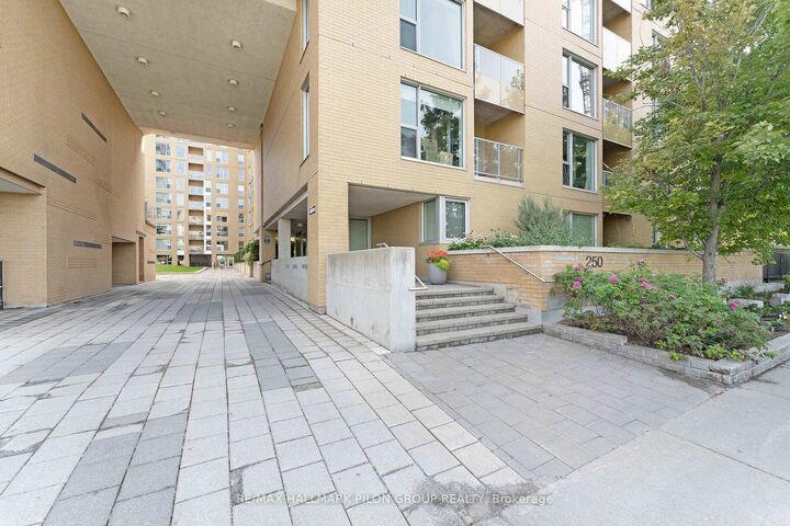 Property Photo: 250 Lett Street 905 ON K1R 0A8