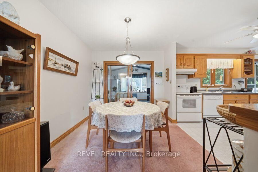 Property Photo:  70 Thirteenth Street W  ON N3Y 4K3 