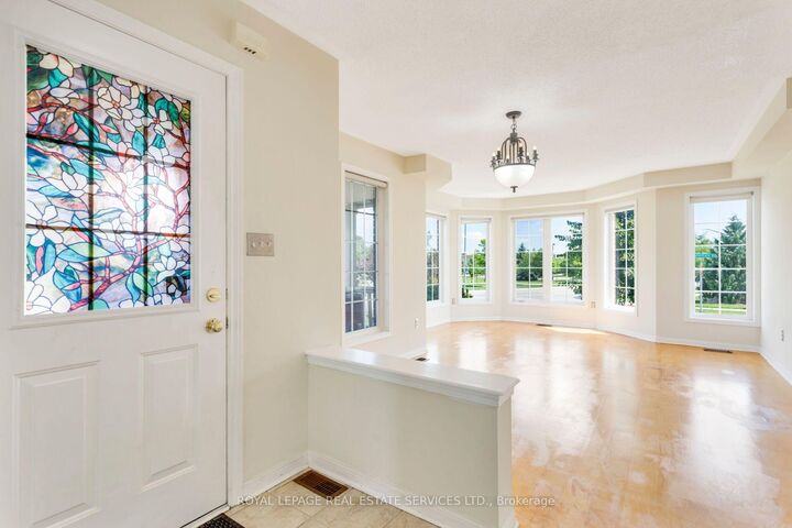 Property Photo:  2204 Grand Oak Trail  ON L6M 4S6 