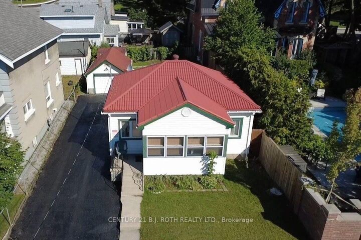 Property Photo:  124 Mary Street  ON L3V 3E2 