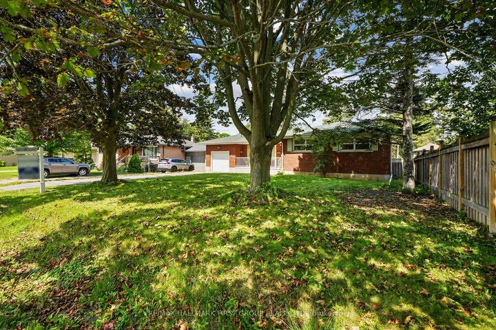 Property Photo:  21 Gardiner Crescent  ON K9A 1W7 