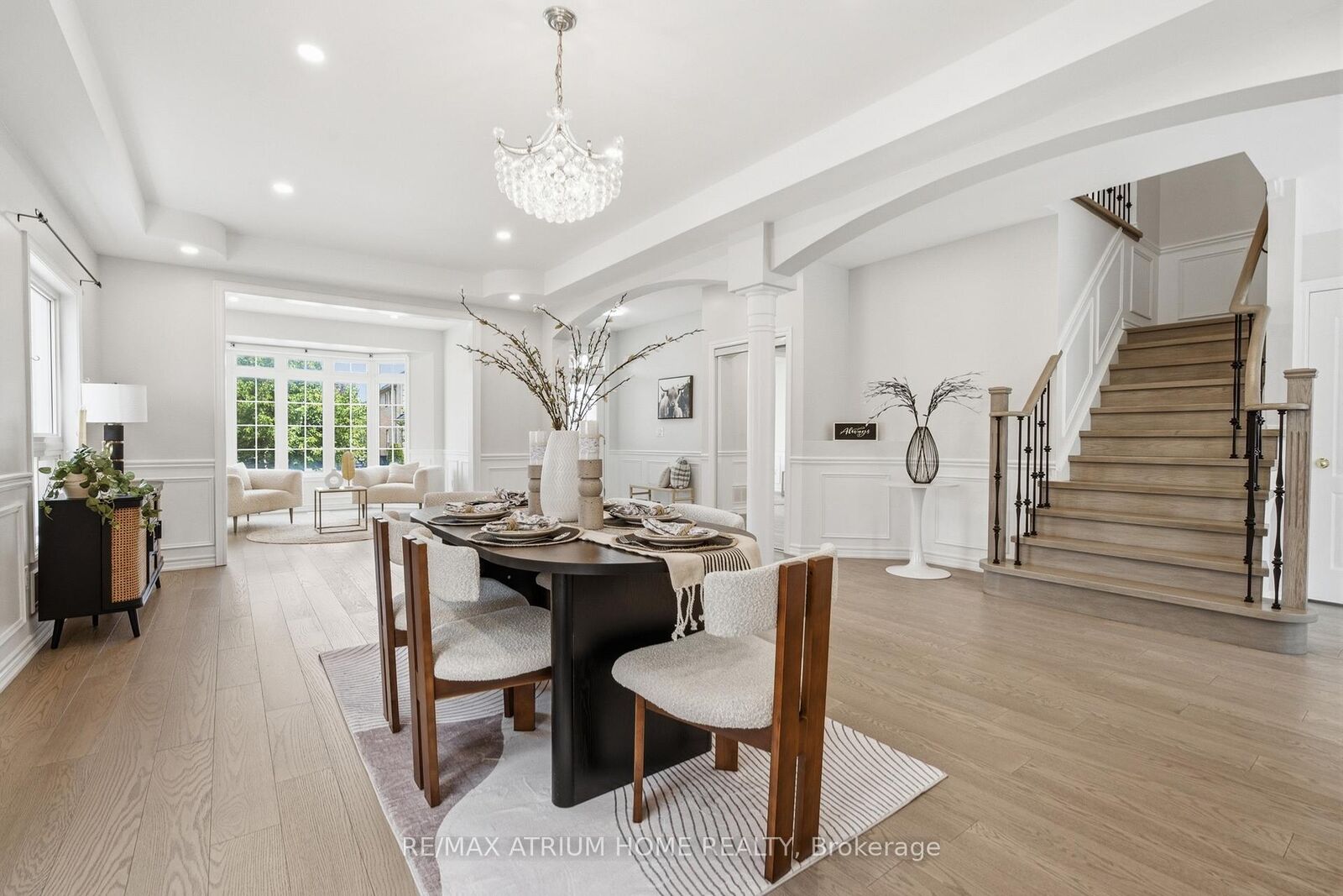 Property Photo: 526 Mavrinac Boulevard ON L4G 0H7