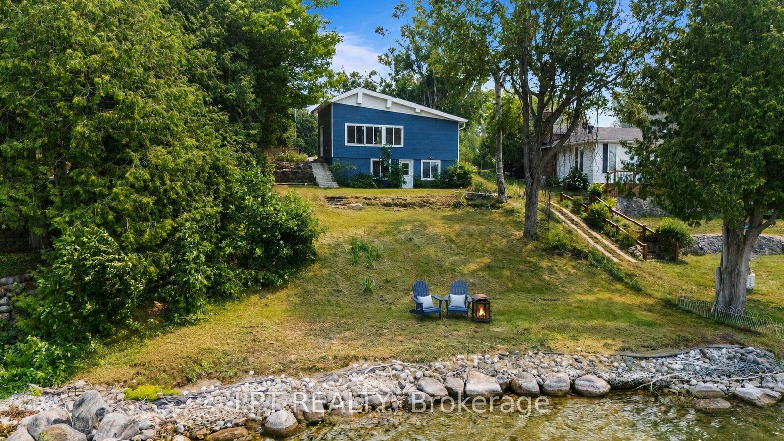 Property Photo: 47 Moon Point Drive ON L3V 0R8