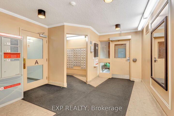 Property Photo:  270 Lorry Greenberg Drive 218  ON K1T 3K2 