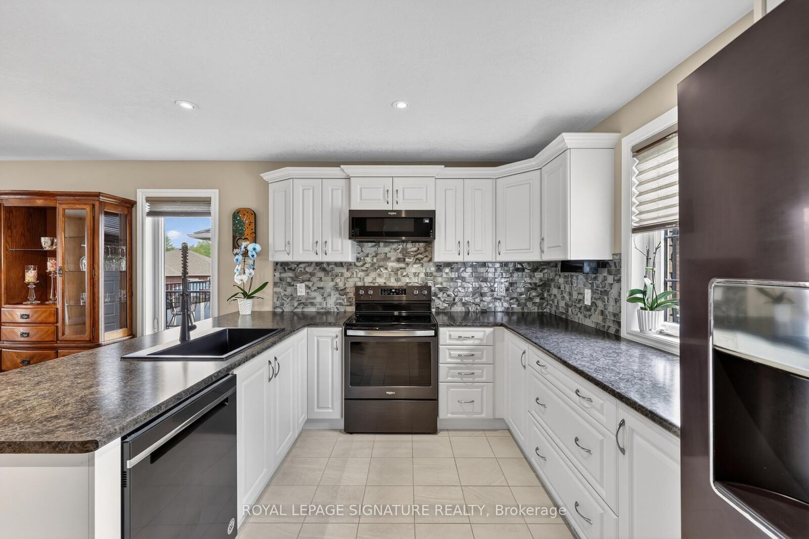 Property Photo: 22 Hunter Avenue ON L0K 2A0