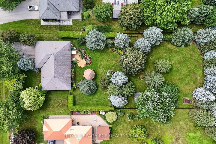 Property Photo: 14 Tranmer Road ON L4A 3J1