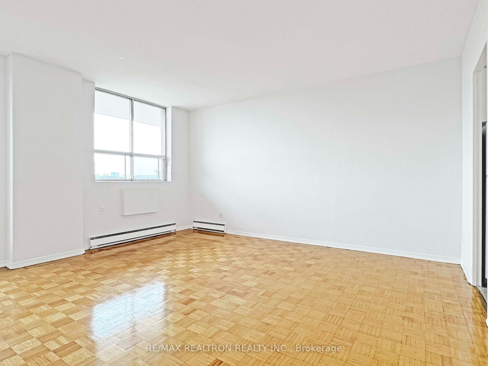 Property Photo:  525 Eglinton Avenue E 900  ON M4P 2P6 