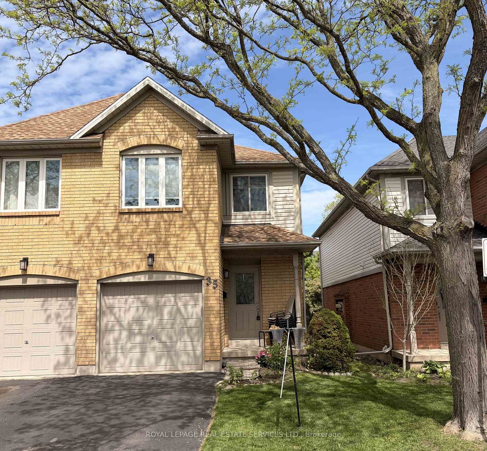Property Photo:  2920 Headon Forest Drive 35  ON L7M 4H1 