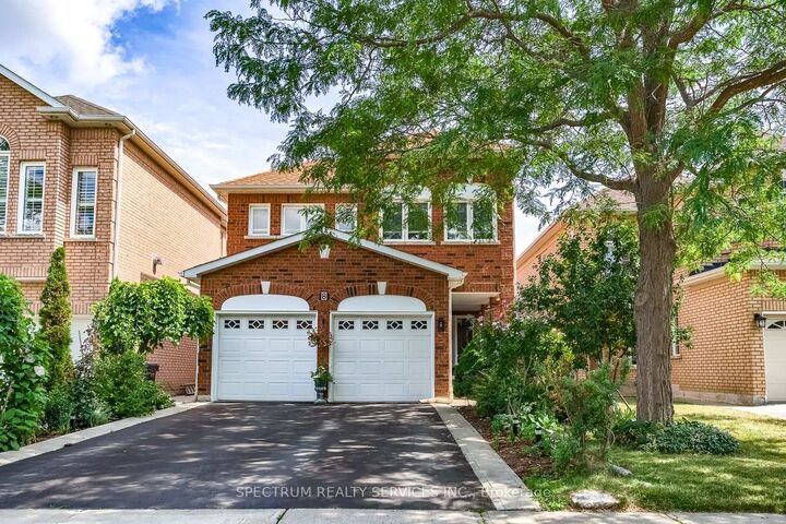 Property Photo: 8 Sweet Briar Lane ON L6Z 4V3