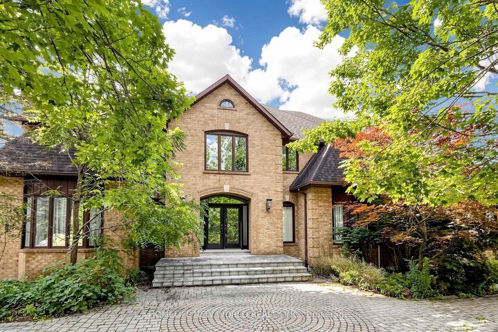 27 Walnut Glen Place — photo 1