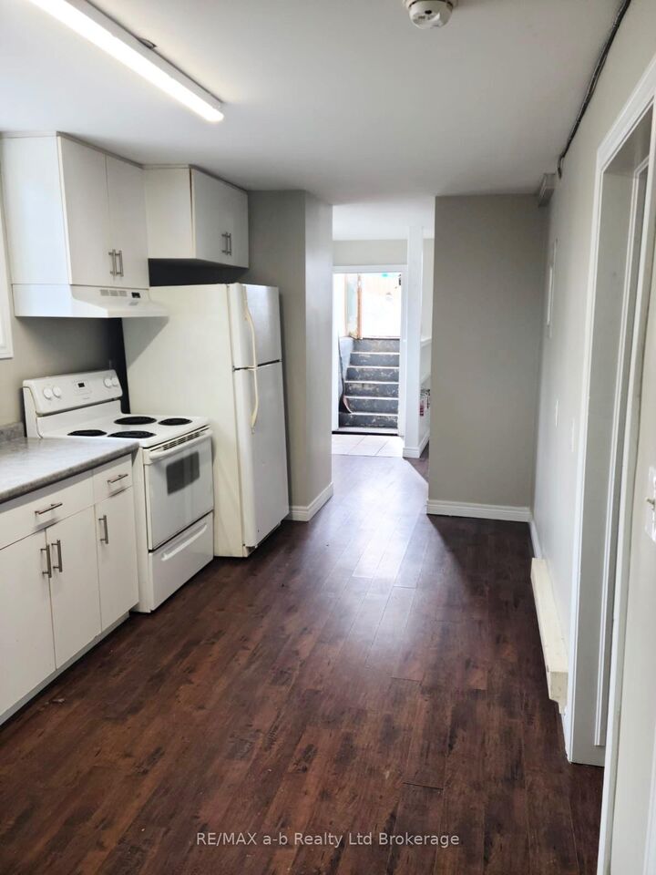 Property Photo:  44 Stanley Street 3  ON N6C 1B1 
