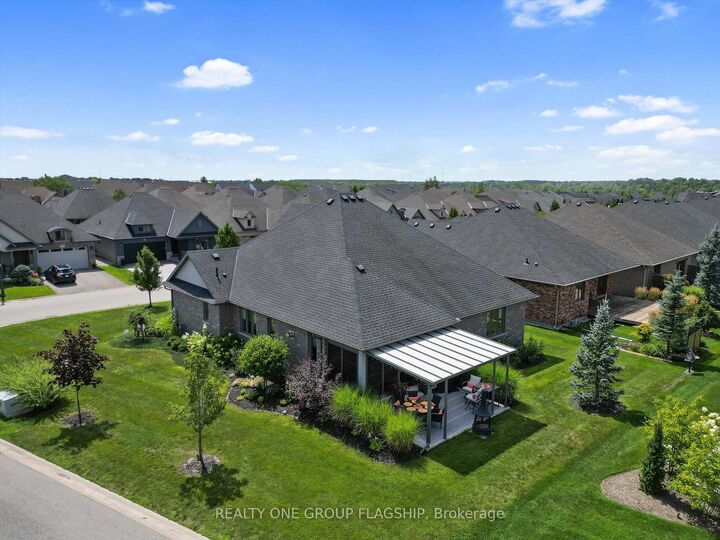 Property Photo: 104 Berwick Trail ON L3B 0C8