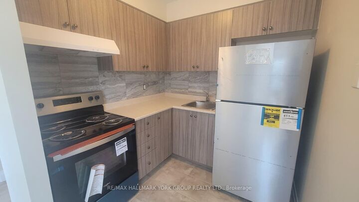 Property Photo:  14 Wellington Street E 310  ON L4G 1H5 