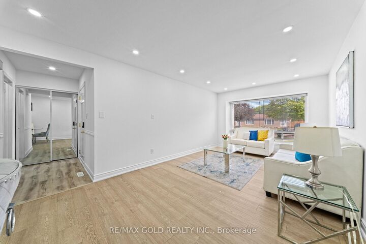 Property Photo:  88 Goldcrest Road  ON L6S 1G8 