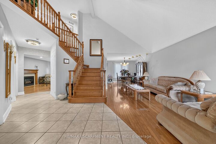 Property Photo: 42 Hillgarden Drive ON L8J 3R3