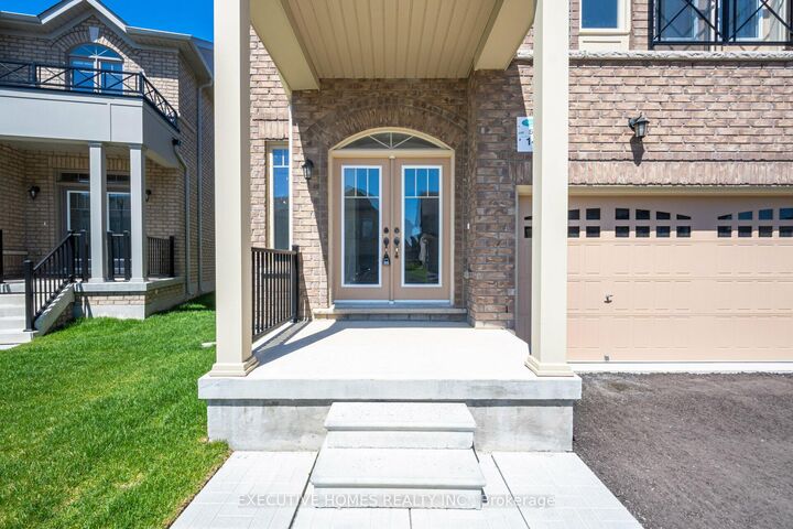 14 Mac Campbell Way — photo 1