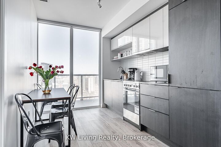 Photo de la propriété:  159 Wellesley Street E 1909  ON M4Y 0H5 