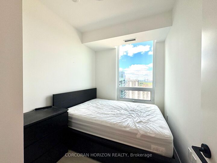 Property Photo:  117 Broadway Avenue 2709  ON M4P 1V3 