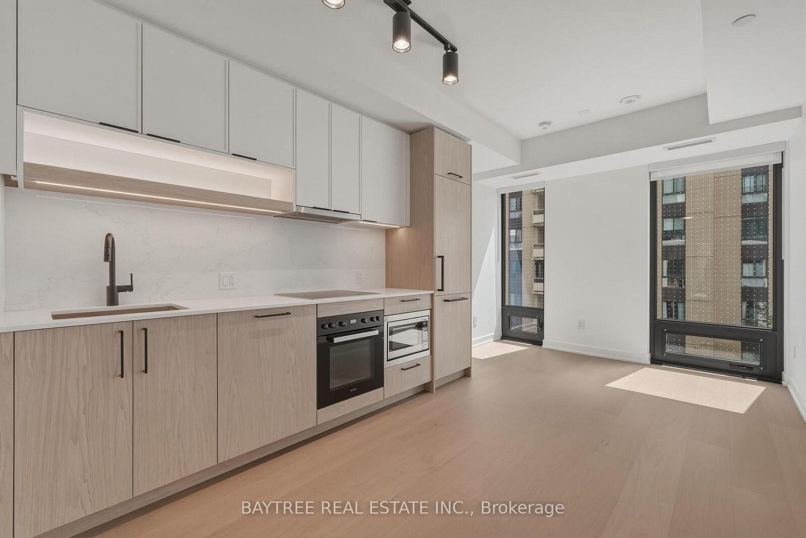 Property Photo:  91 Montclair Avenue 705  ON M5P 0A9 