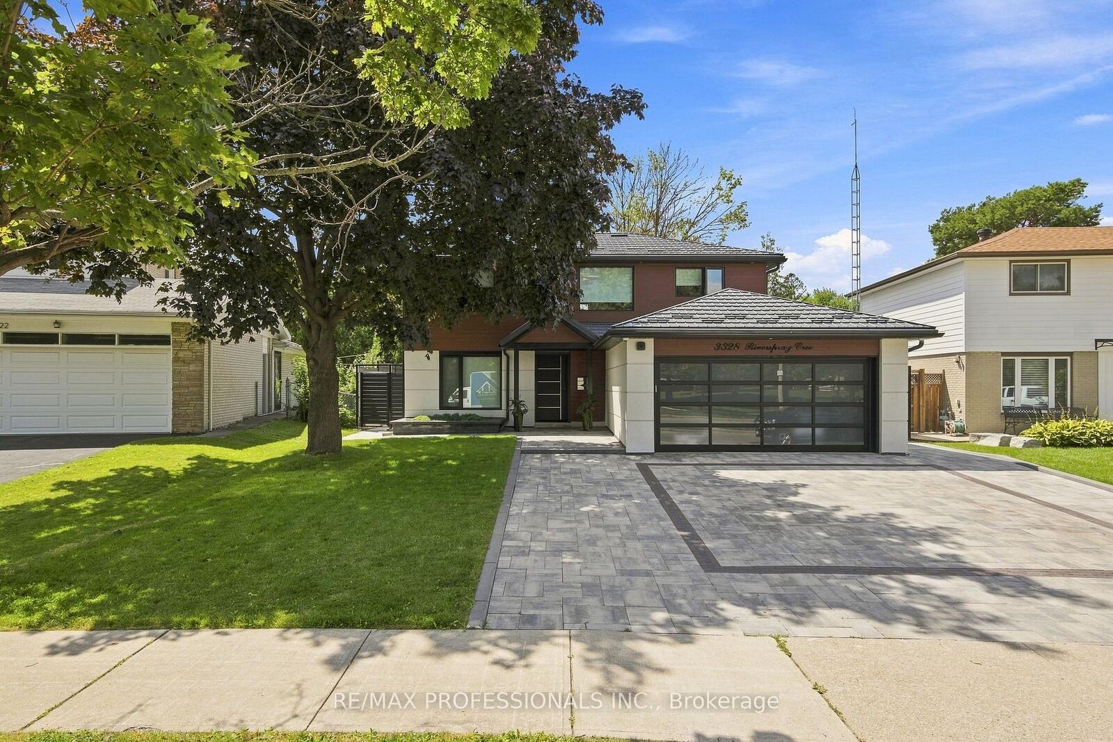Property Photo: 3328 Riverspray Crescent ON L4Y 3M4