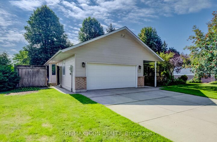 Property Photo:  910 Walton Avenue N  ON N4W 3R9 