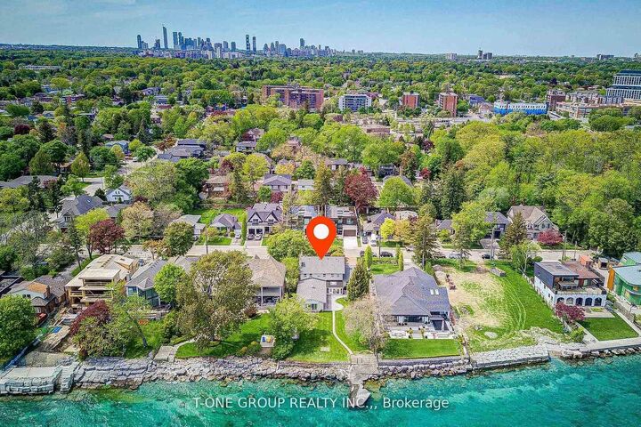 Property Photo: 120 Cumberland Drive ON L5G 3M8