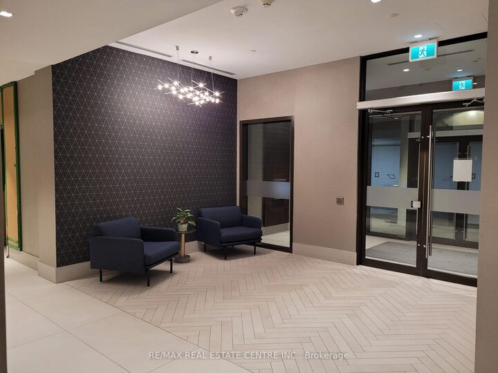 Property Photo:  2550 Simcoe Street 2313  ON L1L 0R5 