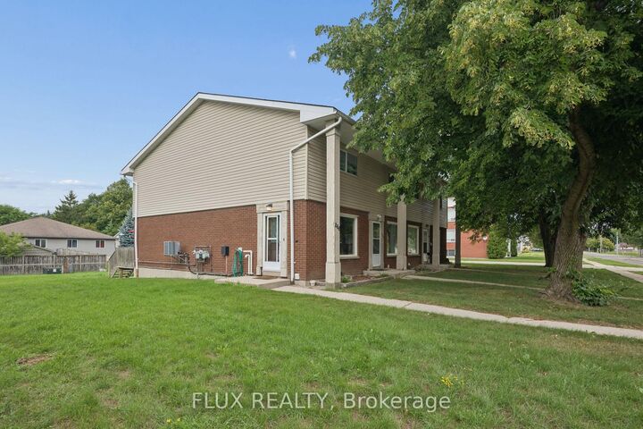 Property Photo:  266 Dufferin Street 9  ON N5A 2H2 