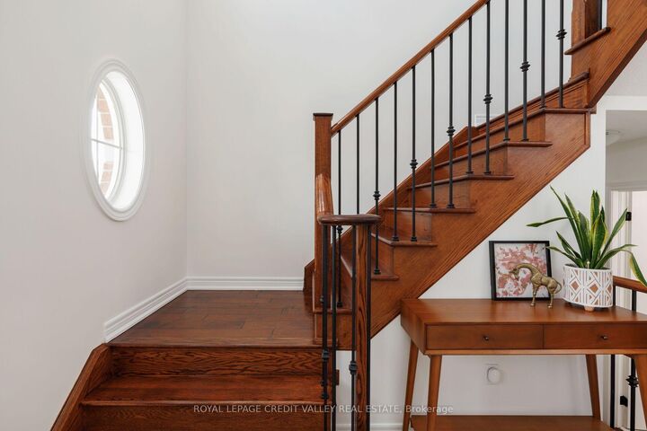Property Photo: 49 Bousfield Court ON L8B 0T3