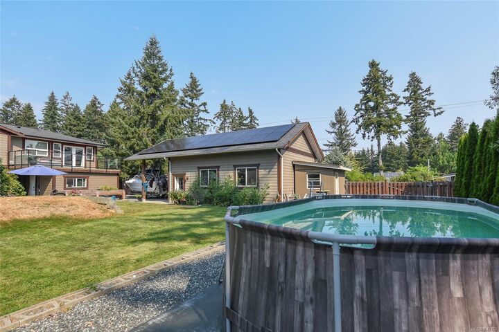 Property Photo: 1530 Grayling Dr BC V9M 3Z7