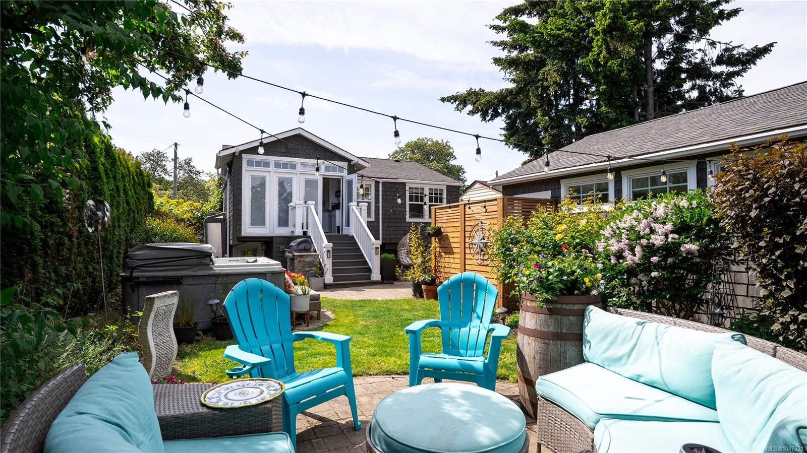Property Photo: 1721 Amphion St BC V8R 4Z8