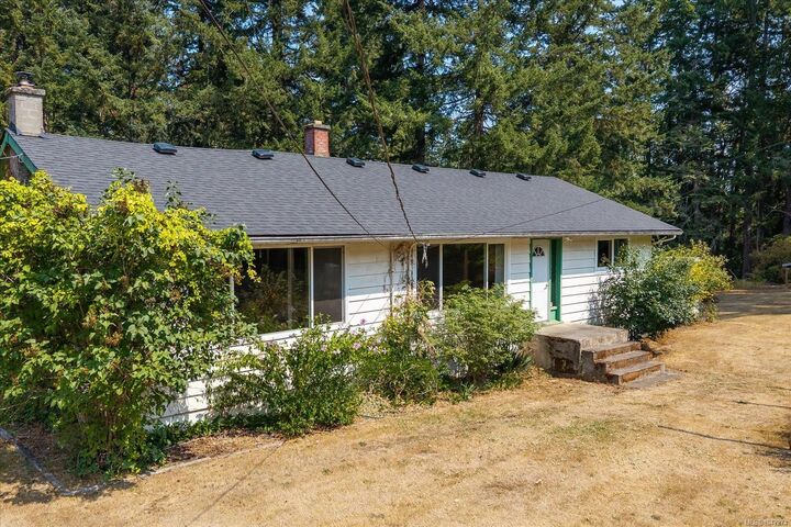 Property Photo: 3410 Durnin Rd BC V9R 6V5